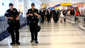 Nebezpečné lietadlá: americkí agenti prepašovali na paluby zbrane i bomby