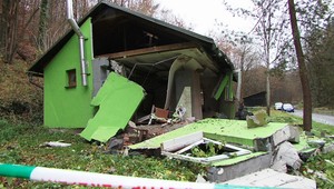 Predvolebné machinácie? Vybuchla chata kandidáta na starostu