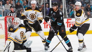 Chárov 11. gól na žralokov nestačil, Malkin valcuje