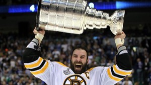 VIDEO: Pre toto sa oplatí žiť! Chára ako prvý zdvihol Stanley Cup