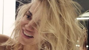 Dara ukázala bradavky. Fanúšikovia sa hádajú, či je to v poriadku