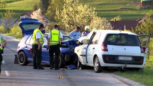 Tragická nehoda pri Žiline. Na miesto prišiel farár, aby dal posledné pomazanie