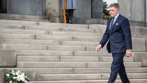 Fico chce umiestniť na Starý most sovietsku tabuľu. Odvoláva sa na históriu