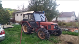 Krádež ako z filmu: V obci Udavské počas noci ukradli vyše 3 tony vážiaci traktor