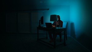 Popri ťažkých bojoch trápi Ukrajinu aj vojna o utajované informácie