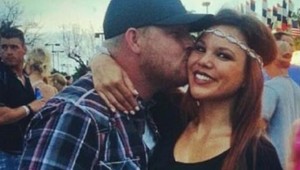 Na Facebooku zverejnil FOTO spiacej ženy: Jeho status sa stal hitom internetu