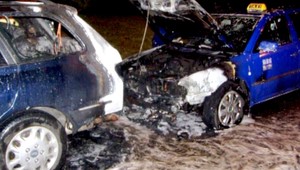 Dielo podpaľača? V Senici vybuchlo auto