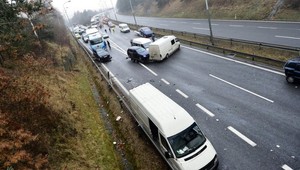 Pri hromadnej nehode na diaľnici D1 zomrela žena