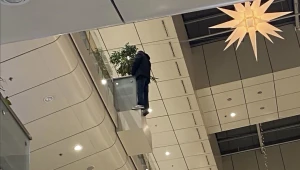 Dráma v košickom nákupnom centre: Muž chcel spáchať samovraždu, skočil z druhého poschodia