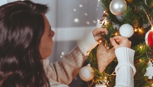 Ľudí očarila jej vianočná výzdoba: Vďaka TOMUTO triku budete mať najkrajší stromček aj vy