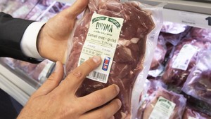 Záujem zákazníkov o slovenskú divinu rastie, Tesco rozšíri ponuku do ďalších predajní