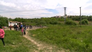 Smrť pre nešťastnú lásku. Mladík vyliezol na stĺp a neprežil zásah elektrinou