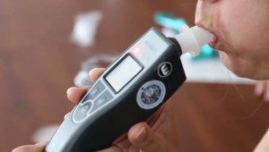 Polícia SR vysvetľuje: Nafúkate z nealka, ústnej vody, kompótu a kvapiek?