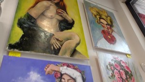 Miestna malá galéria urobila veľkú vec s cieľom pomôcť utečencom