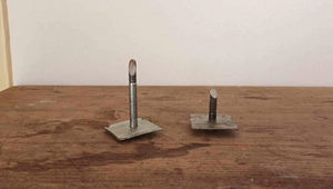 Obyvateľov strašia podomácky vyrobené pasce z klincov