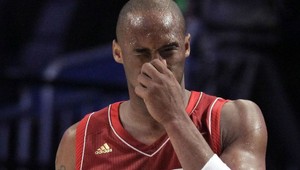 Kobe Bryant má aj otras mozgu, Wade sa ospravedlnil