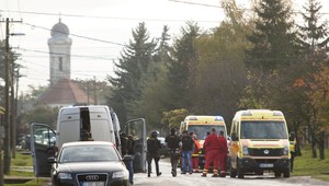 Muž pri domovej prehliadke zastrelil policajta