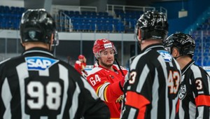Prípravný zápas pred KHL priniesol hromadnú bitku aj rasizmus