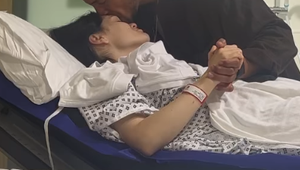 Známa speváčka ukázala na fotkách trpkú realitu! Rakovina prsníkov ju dostala na operačný stôl!