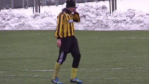 Haló, miláčik!? Teraz nieee, hrám zápas! Alebo: Áno, mama, prídeme v nedeľu...