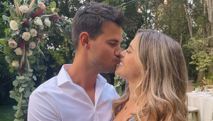 Romantická svadba uprostred viníc! Hviezdny herec sa oženil, črtalo sa pod šatami bruško?!