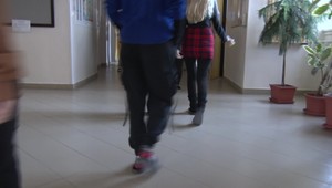 Peter, ktorý sa vyhrážal na škole spolužiakom, pravidelne navštevuje psychiatra