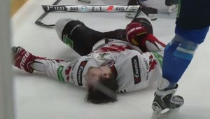 Pri pohľade na zraneného Kalinina tuhne krv v žilách