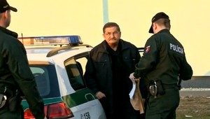 Starosta Kamennej Poruby skončil v putách. Šoféroval bez vodičáku