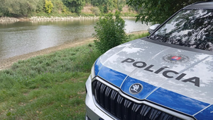 Polícia potvrdila tragédiu na Váhu: Dvaja Indovia sa utopili pri Šúrovciach