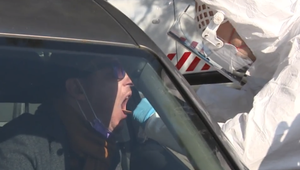 K testom na koronavírus sa pridali aj súkromné laboratóriá. Premiér Pellegrini to ale neodporúča