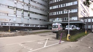 Hádka partnerov sa takmer skončila tragédiou. Policajti zasahovali na mieste dvakrát