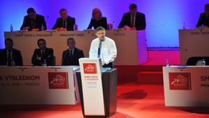V strane zleniveli, útočia na ňu médiá, tvrdí Robert Fico