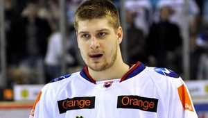 Hokejový obranca Sersen ide do Sparty Praha