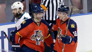 Legendárneho Jágra delí od Bretta Hulla už len jediný gól