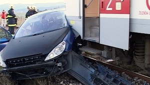 Vlak trafil Radoslava (†30) rovno do hlavy, auto ťahal desiatky metrov!