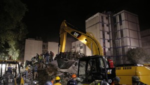 Vyše 20 detí zahynulo po zrútení školy, ďalšie sú nezvestné