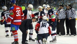 Slovan požiada KHL o prešetrenie zákroku Cháru (34) na Šatana (38)