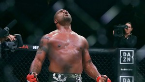 Definovali ho reťaze, počas rozhovoru sa zmenil na psa. Bude ešte bojovať?