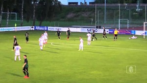 Tak tento vlastný gól si pozrite! Určite vám zašklbe kútikmi úst...