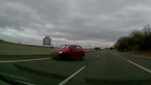VIDEO: Nebezpečný manéver pre diaľničnú známku. Toto nikdy nerobte
