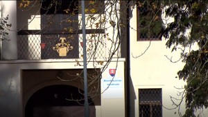 Podmienky ako v "Requiem pro panenku"? Situácia v reedukačných centrách pobúrila politikov