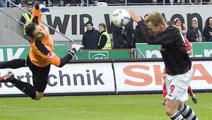 Hráč St. Pauli vzorom fair play, priznal rozhodcovi gól rukou!