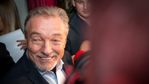 Doktori menia Gottovi liečbu, lieky nezaberajú