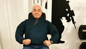 Krampol opäť s dramatickou reakciou na vakcínu! Je pripútaný na lôžko, ale neľutuje!