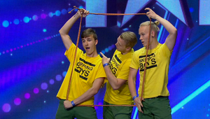 Títo chalani to so švihadlami vedia: Počas vystúpenia si stihli aj zapózovať