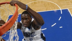 VIDEO. Adept na súťaž smečiarov Oladipo (21) sa otočil o 360°