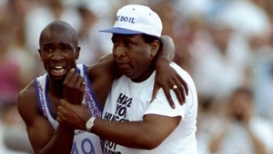 Svet opustil otec, ktorý pomohol dokončiť synovi olympijské preteky