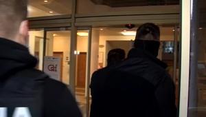 Muža, ktorý dobodal suseda kvôli peniazom, súd na Silvestra vzal do väzby