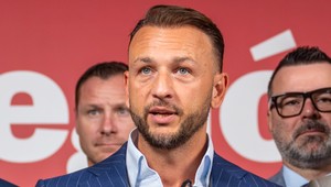 Tri mimovládky spustili petíciu za odchod Šutaja Eštoka. Hovoria o bezpečnostnej hrozbe