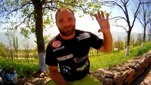 Stretneme sa v Tokiu! Čech na bicykli vstúpil do Ruska